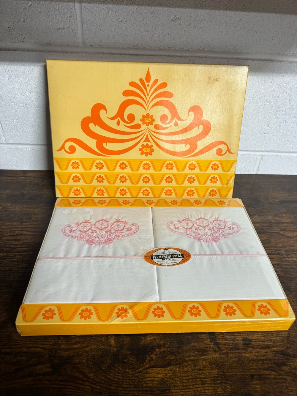 Vintage Floral Embroidered White pills cases with Pink Motif -set of 2